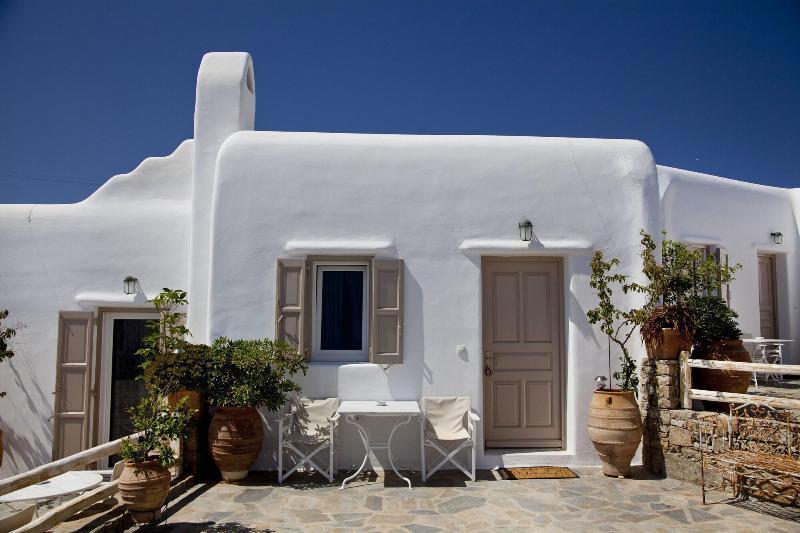 Eleni'S Village Suites Klouvas Buitenkant foto