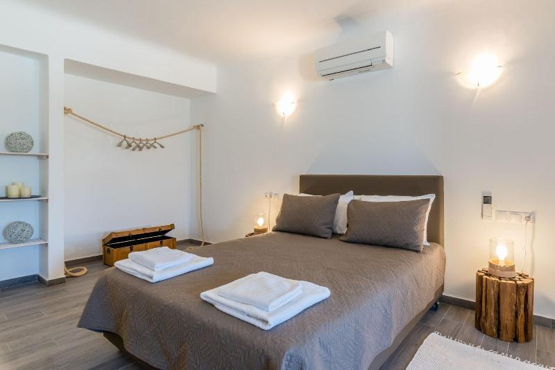 Eleni'S Village Suites Klouvas Buitenkant foto