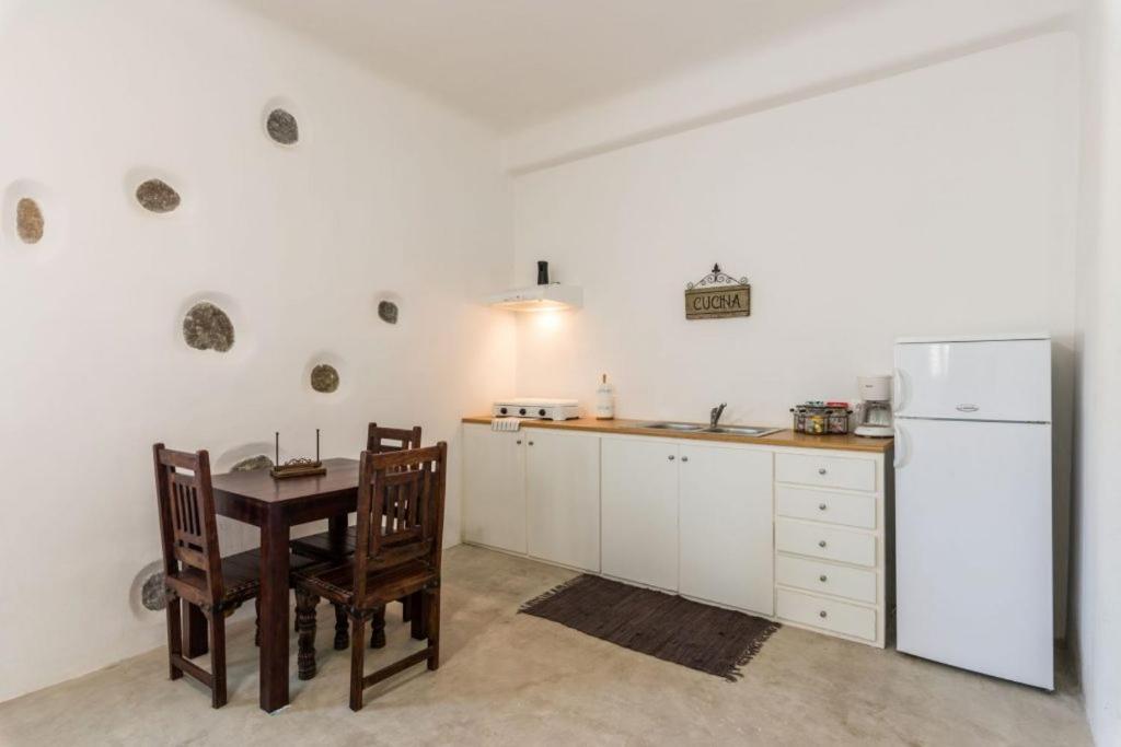Eleni'S Village Suites Klouvas Buitenkant foto