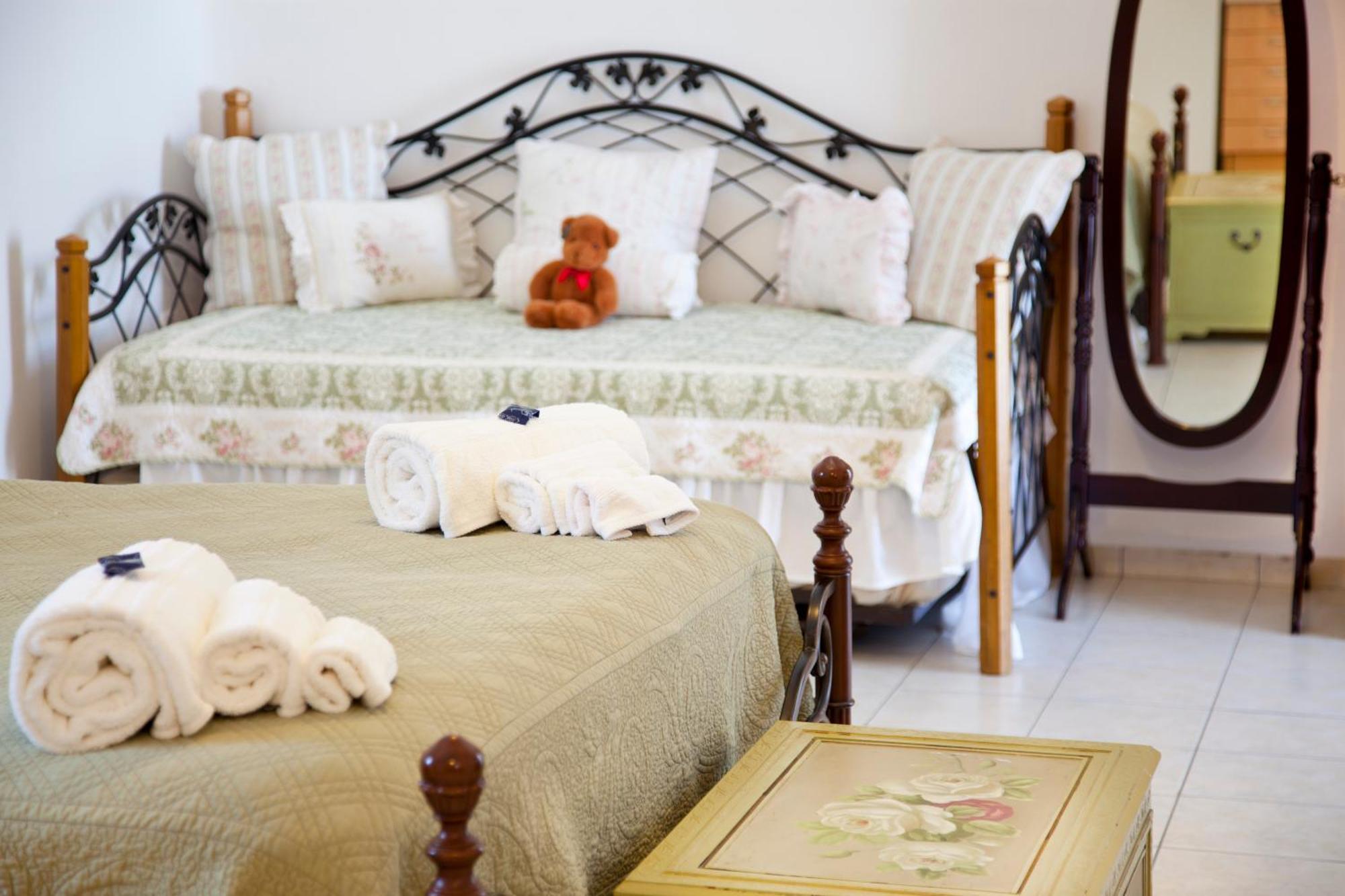 Eleni'S Village Suites Klouvas Buitenkant foto