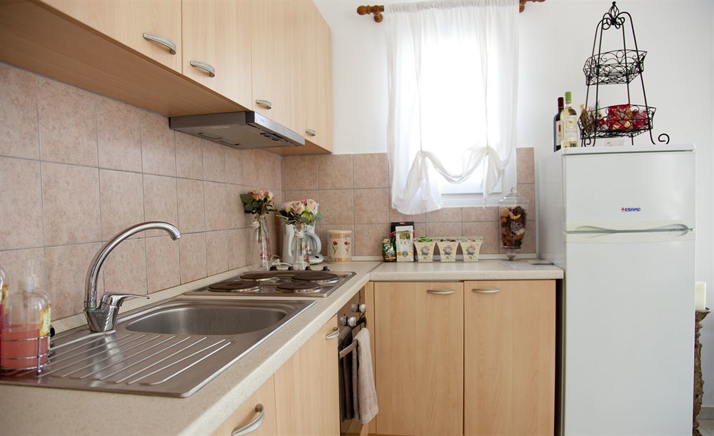Eleni'S Village Suites Klouvas Buitenkant foto