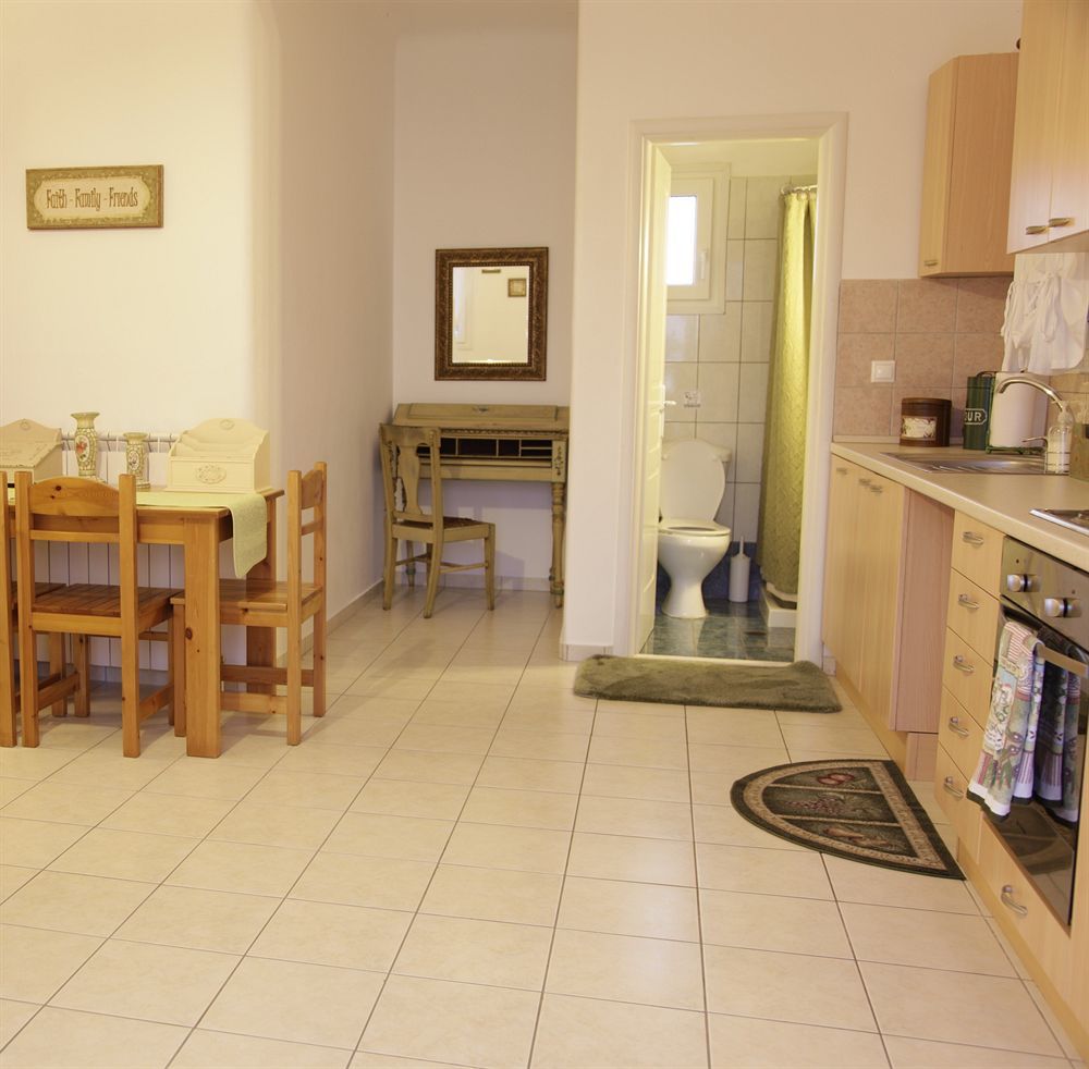 Eleni'S Village Suites Klouvas Buitenkant foto